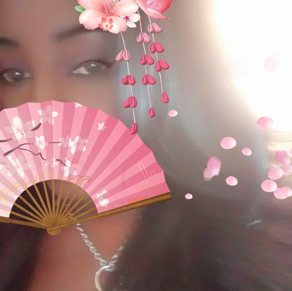 Meet your Posher, Valerie - Picture 2 of 2